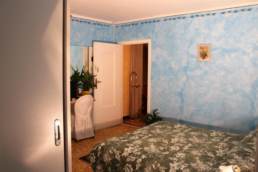 Hotel Agnello D'Oro Genova Luaran gambar