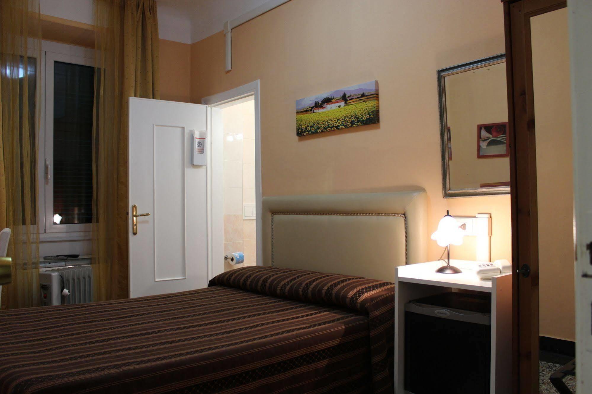 Hotel Agnello D'Oro Genova Luaran gambar